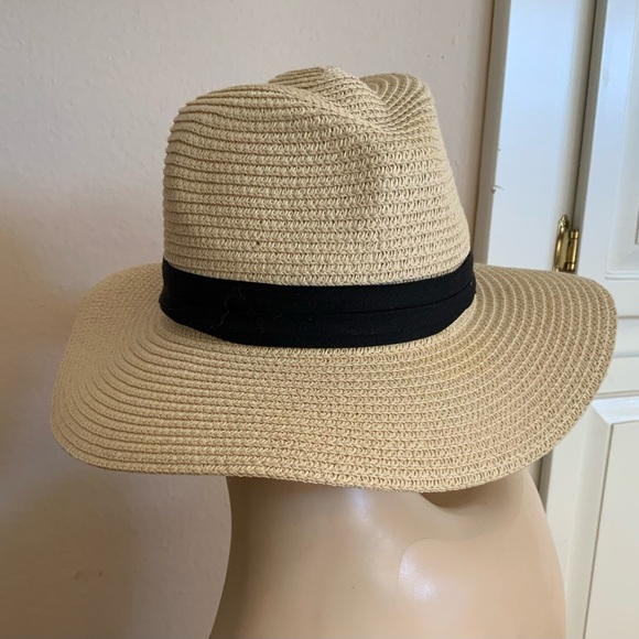 NWT..ANYCOSY…hat - Picture 4 of 8